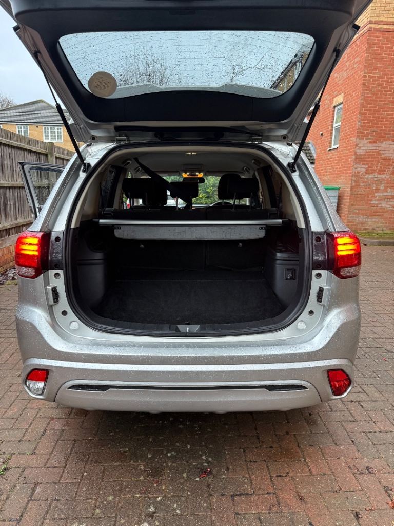 Mitsubishi, OUTLANDER, Estate, 2020, Other, 2360 (cc), 5 doors