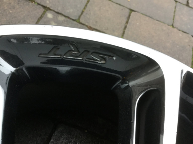 Jeep SRT alloy wheel one only small scuff 20 x10 J PCD 