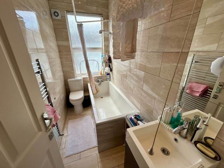 3-Bedroom Maisonette Flat to Rent in Wells House Road, North Acton, NW10 6ED 
