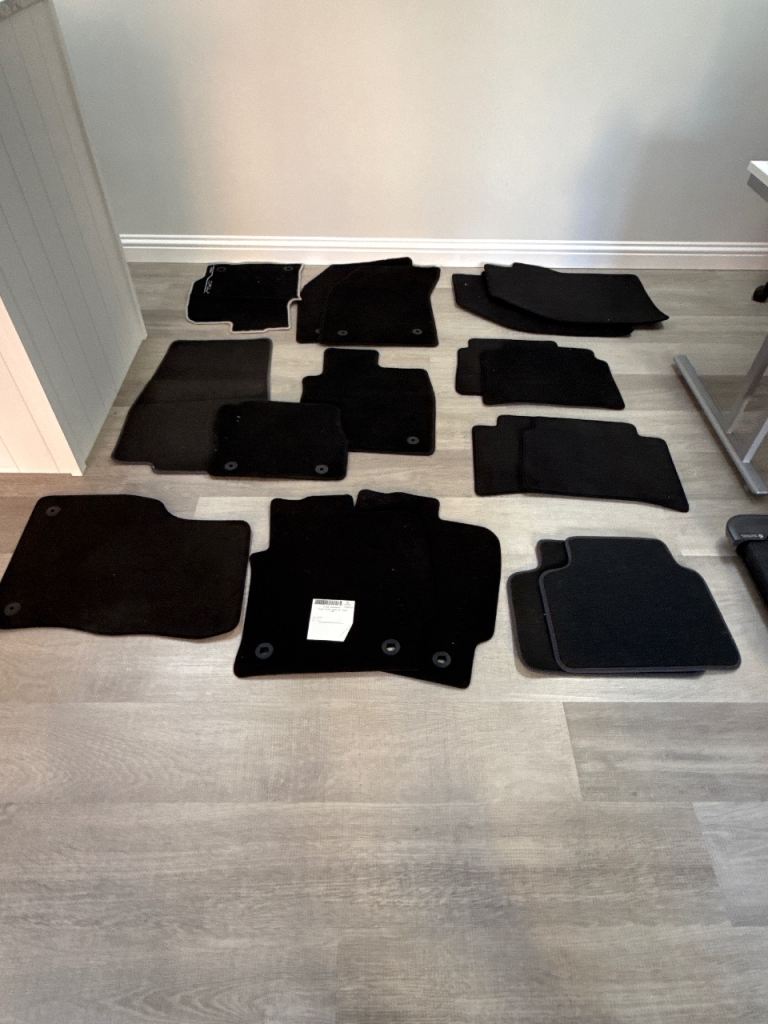 Car mats x 17 (New)