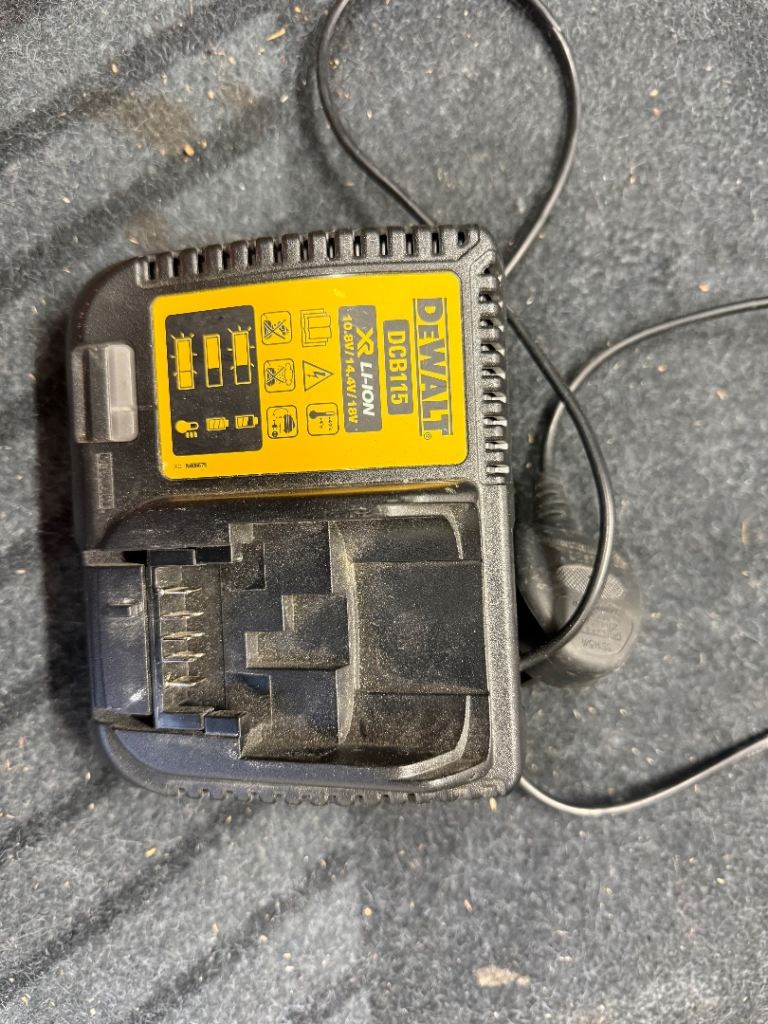 DeWalt DCB115 18v XR Mulitvolt Charger