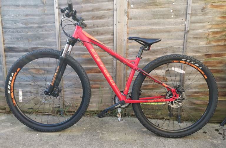 CARRERA HELLCAT MOUNTAIN BIKE 29"WHEELS LIKE NEW 