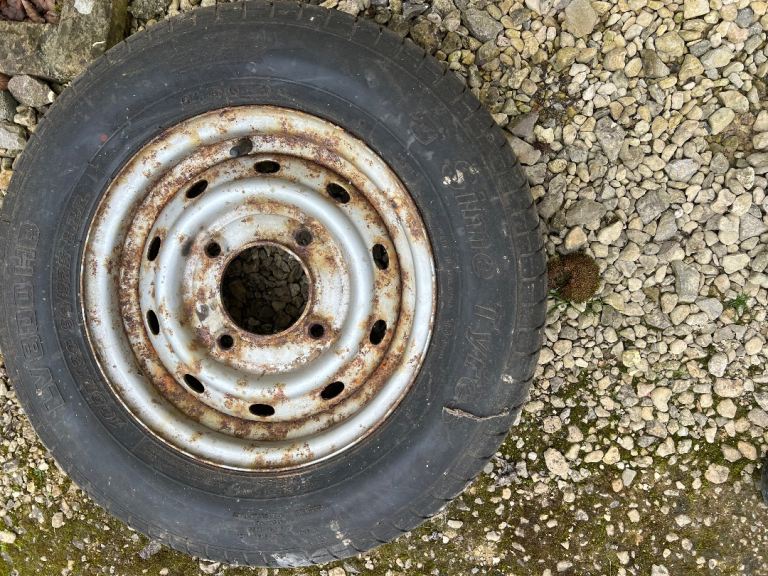 Trailer wheel and tyre