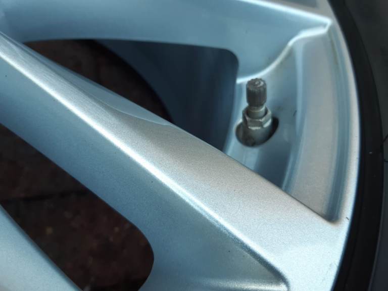 JAGUAR F-PACE ALLOY WHEELS & TYRES