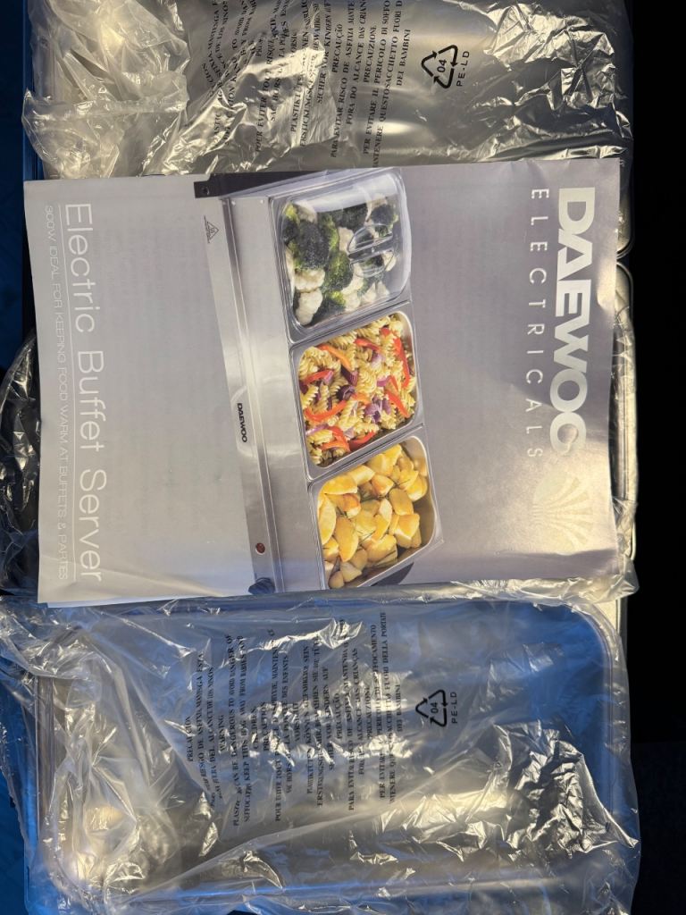 Daewoo electric buffet server. 