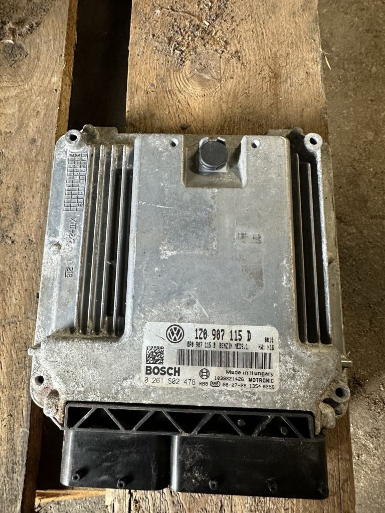Skoda Octavia VRS 2.0 Litre Petrol Engine ECU  1Z0907115D 0261S02478