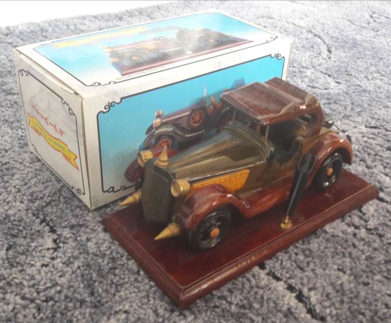 Desk Tidy Vintage Wooden Car pen holder on platform – post or collect