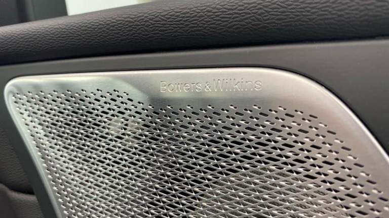 2025 Volvo XC60 Ultra T8 AWD Plug-in hybrid Electric/Petrol Bright Automatic SUV Hybrid Automatic