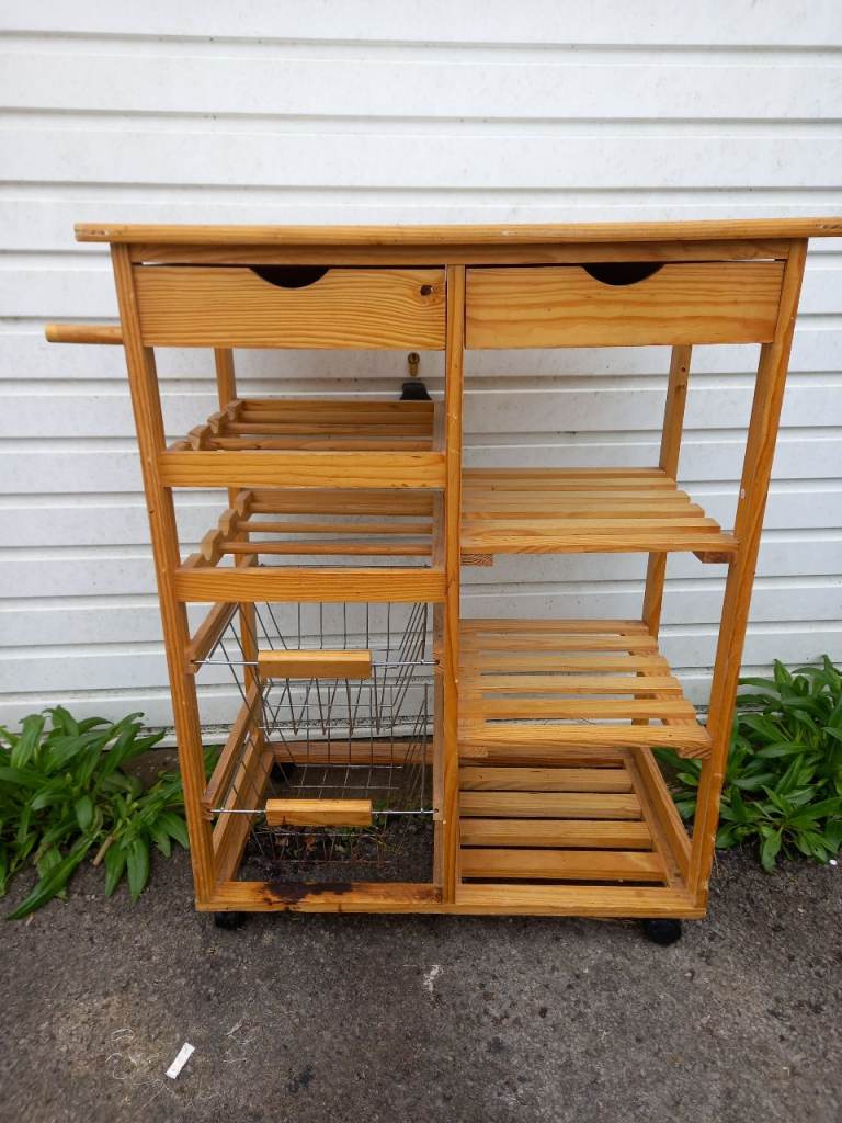 Freestanding kitchen worktop extender.