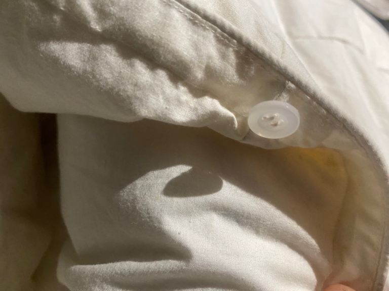 2 x double winter or summer white goose down duvets - £8 (Wallisdown)