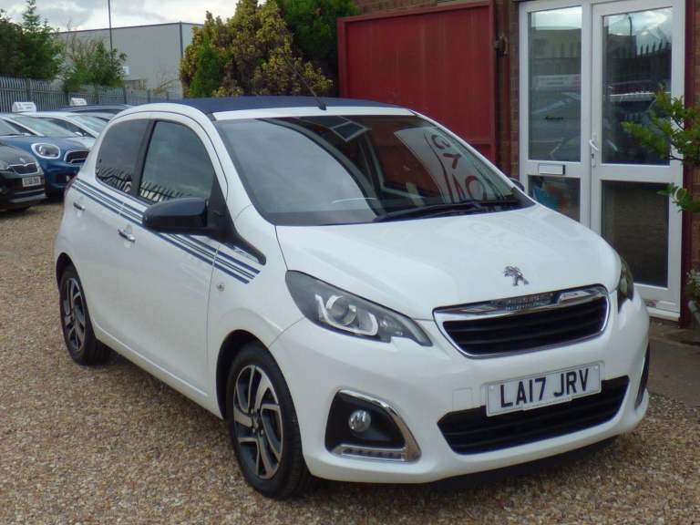 PEUGEOT 108 1.2 PureTech Collection 5-Door 28,000 miles 15 months warranty and