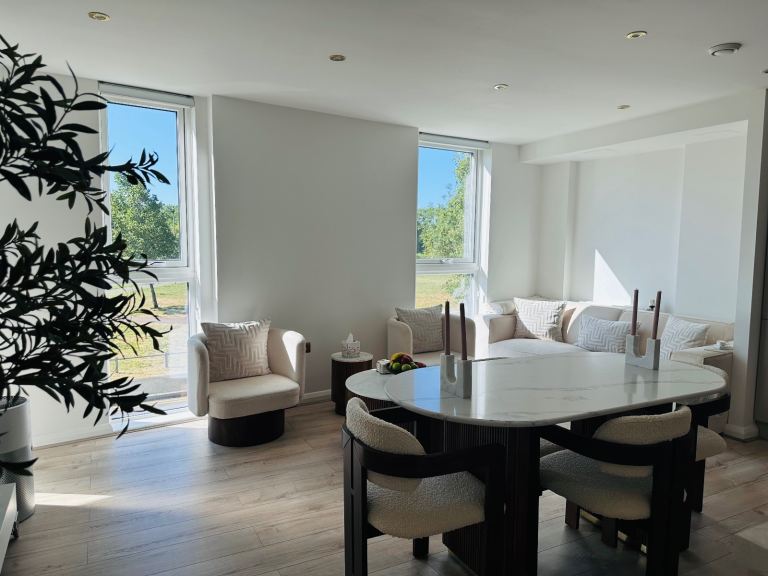 Modern 1 bed to swap with 2/3