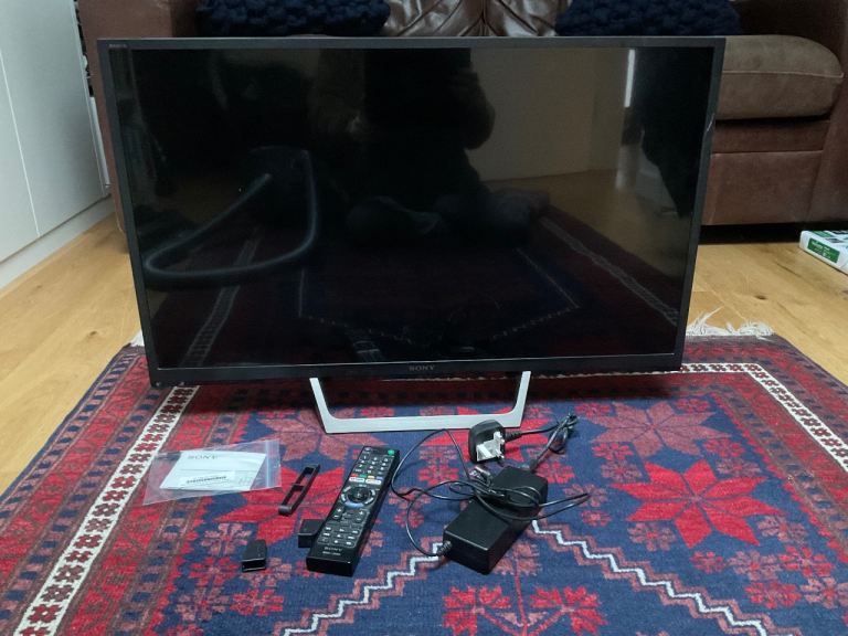 Sony 32’’ Bravia TV. Only used occasionally as a spare bedroom TV. 