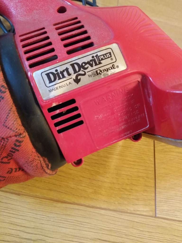 DIRT DEVIL VACUUM CLEANER 