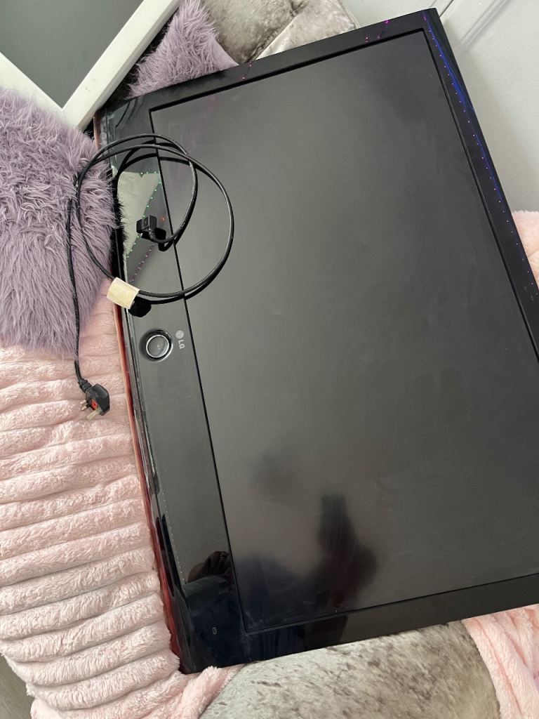 LG Black TV/Monitor with Power Cable – Good Condition