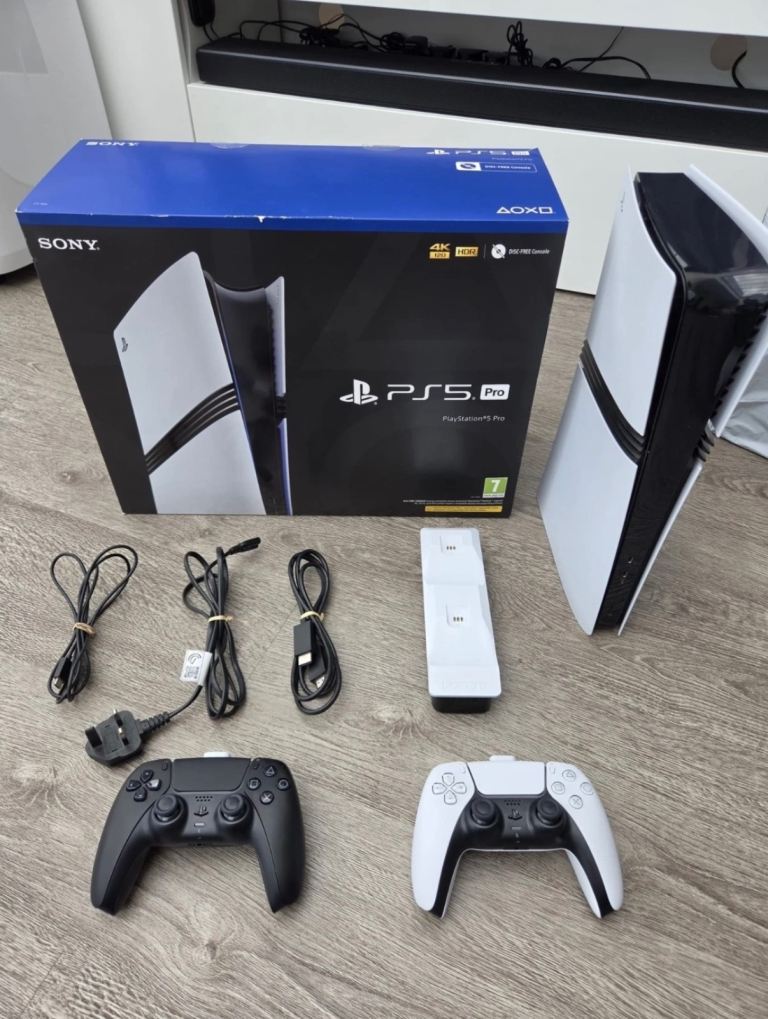 PLAYSTATION 5 PRO - VERY GOOD CONDITION WITH 2 CONTROLLERS 