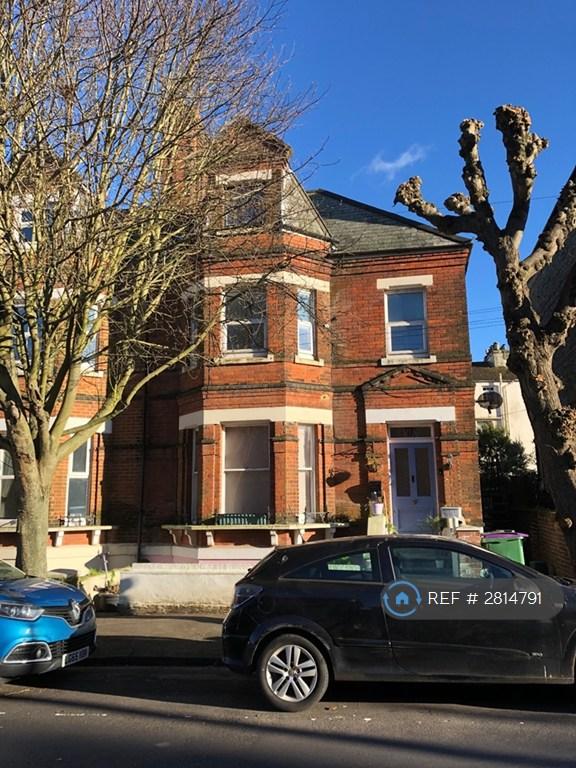 2 bedroom flat in Connaught Road, Folkestone, CT20 (2 bed) (#2814791)