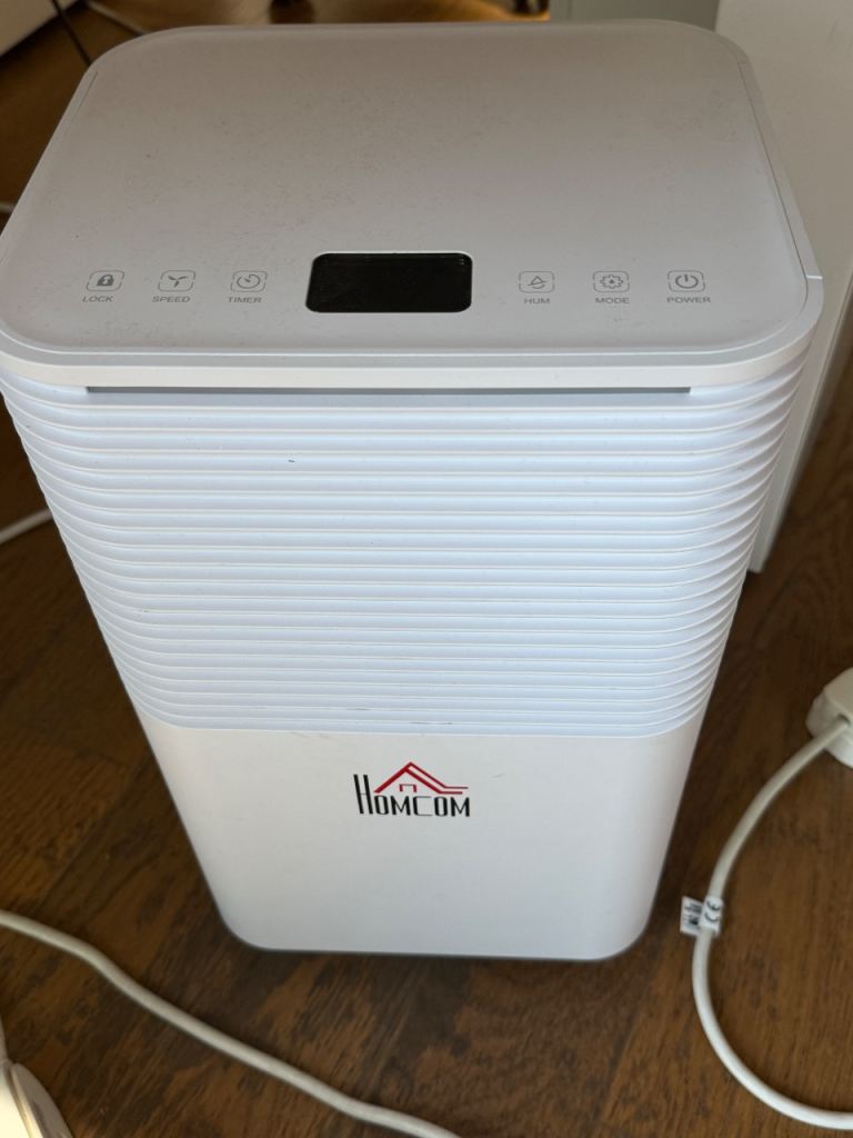 HOMCOM 821-017V70 Dehumidifier New