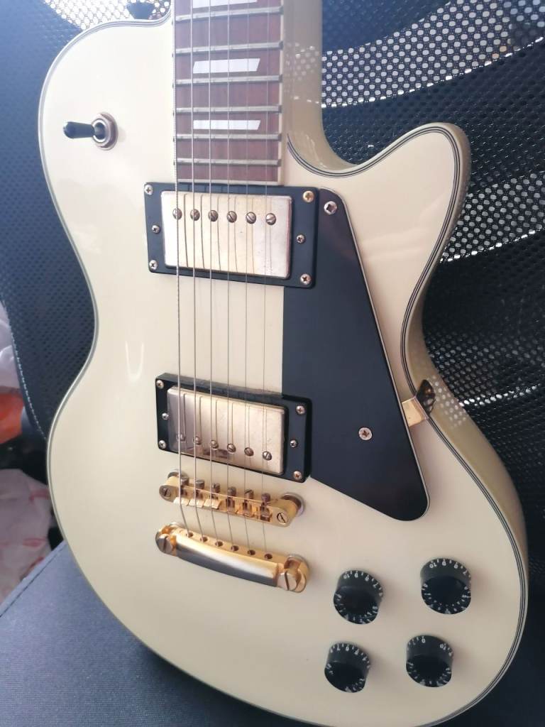 Electric guitar les paul style 