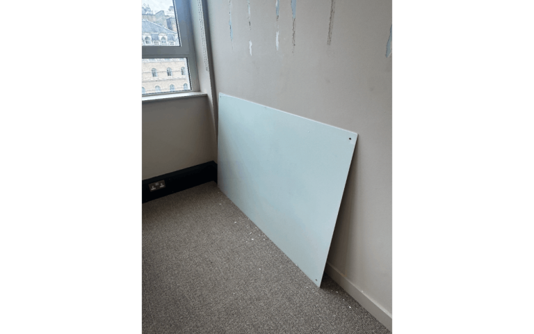 Wall mounted whiteboard