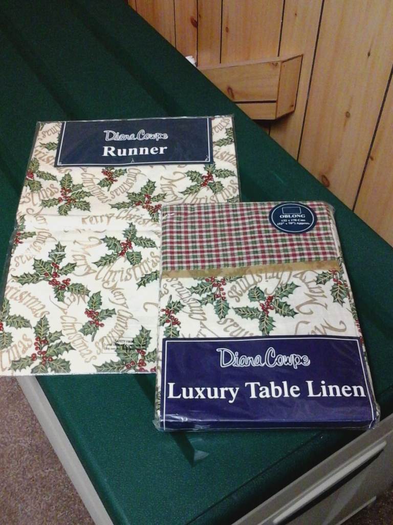image for Christmas Tablecloth & Runner