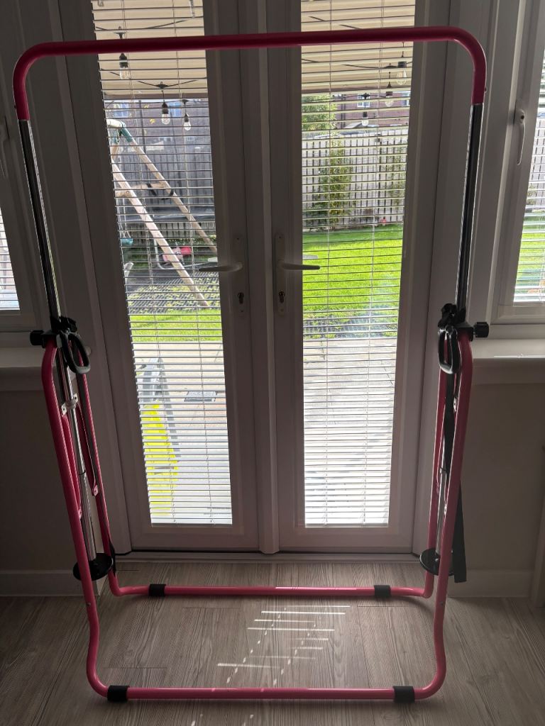 Children’s pink gymnastics training bar 