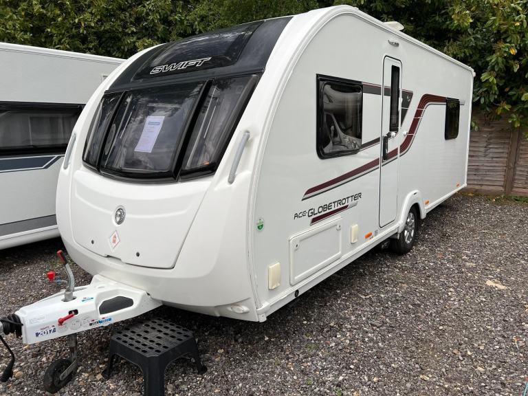 Swift ACE GLOBETROTTER - 2017 - FIXED REAR ISLAND DOUBLE - MOTOR MOVER