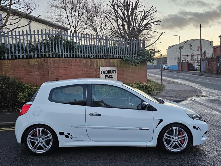 2010 Renault Clio 2.0 16V RenaultSport 200 3dr HATCHBACK Petrol Manual