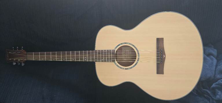EastCoast G1CE Grand Auditorium Cutaway Electro Acoustic Guitar In Natural