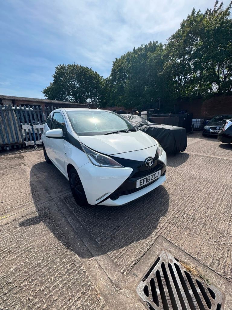 Toyota, AYGO, Hatchback, 2016, Manual, 998 (cc), 3 doors