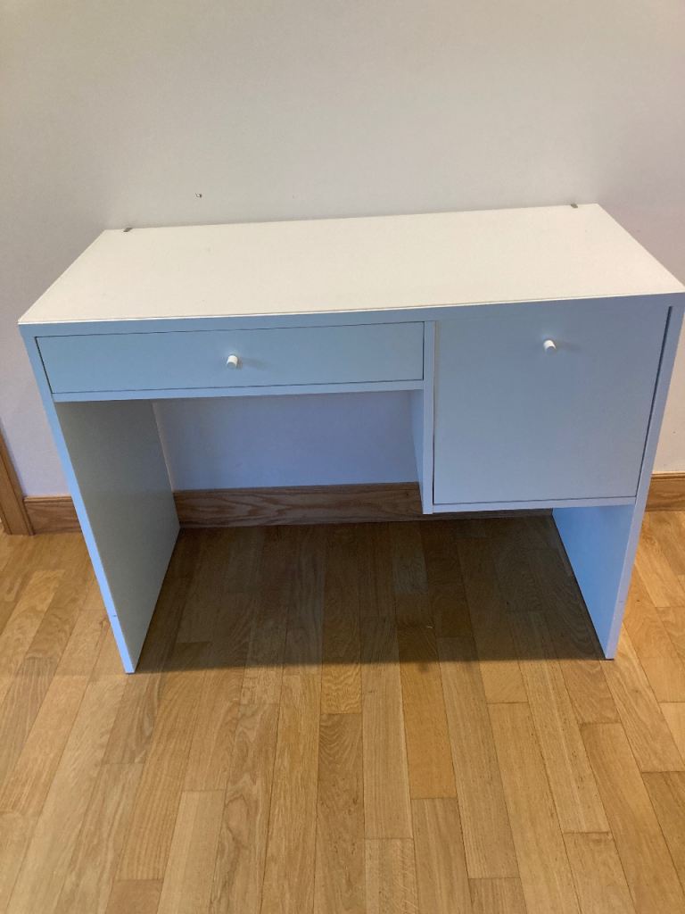 Desk white