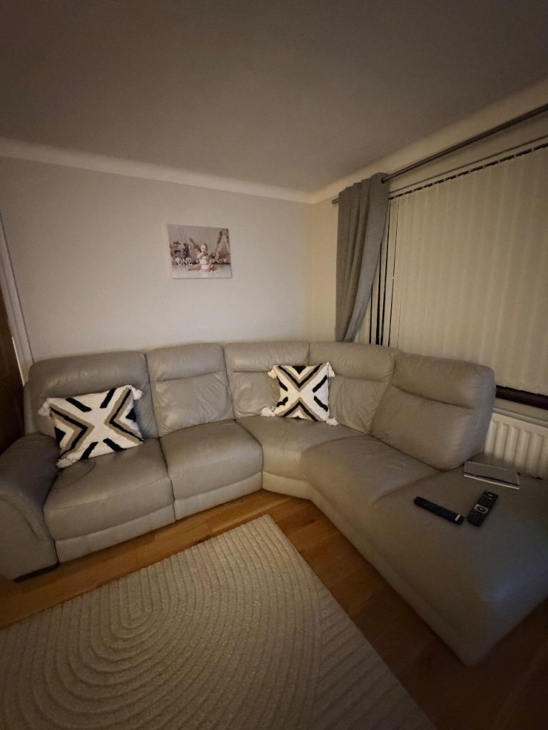 Grey Leather Corner Sofa with Recliner – Good Condition