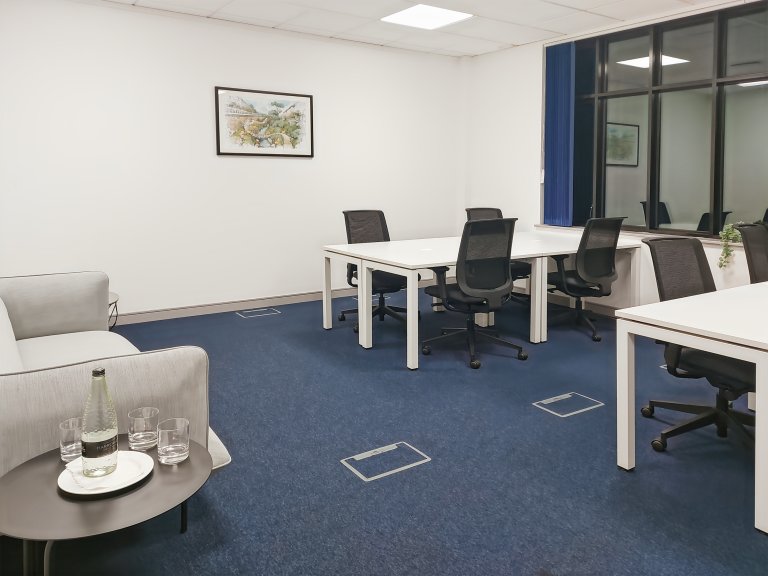 Move into a Bigger Office in LUTON LU28DL with Up to 50 Desk Setup