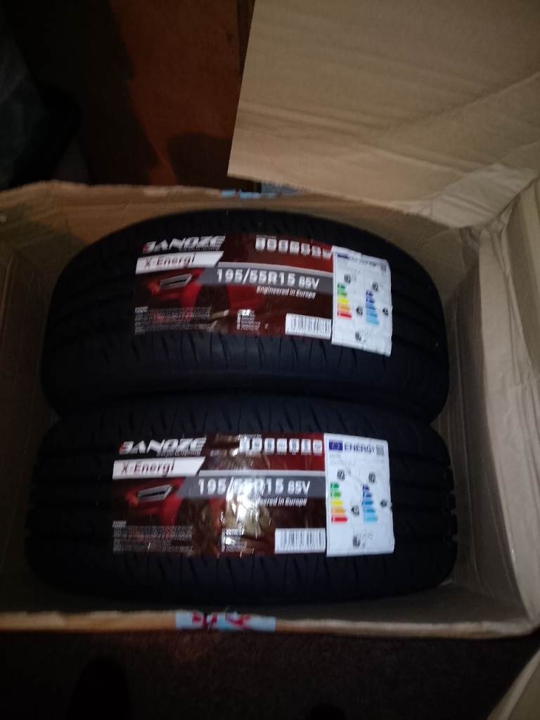 For sale 2x tyres 195/55r15 