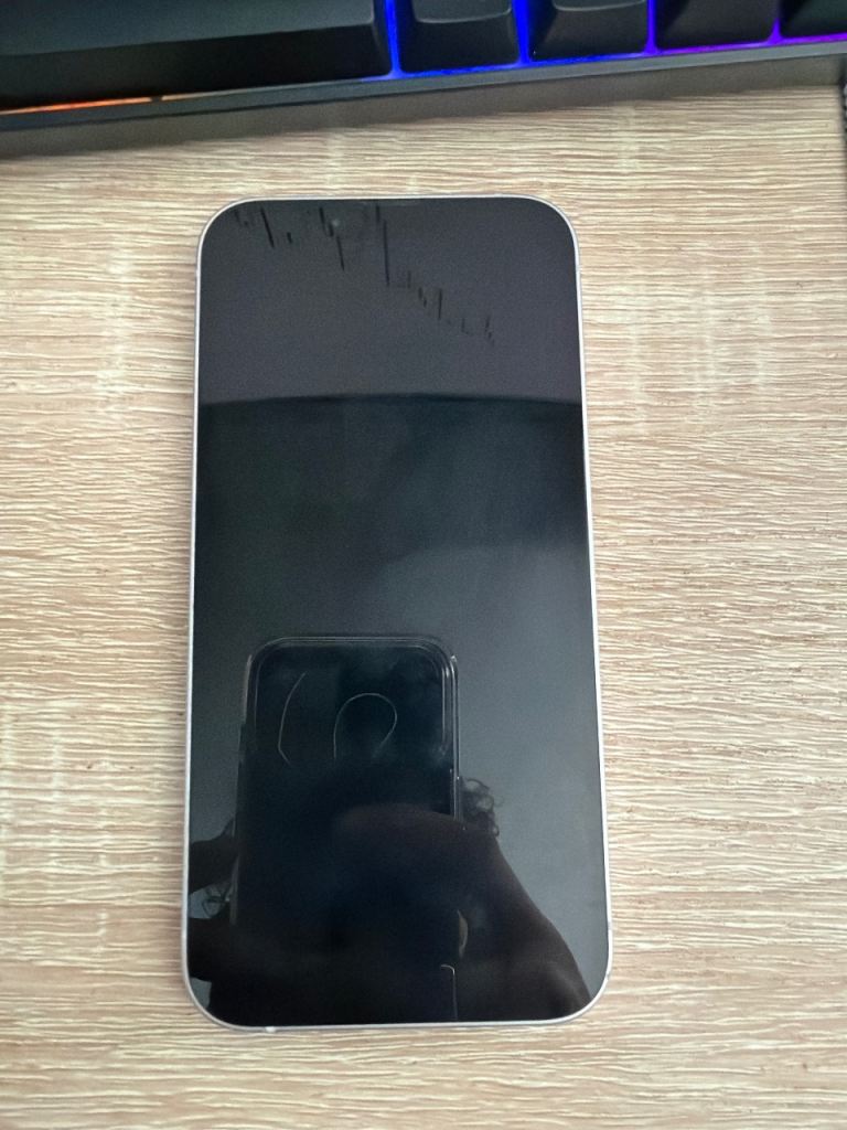 Immaculate iPhone 14 unlocked/sim free 128gb in purple hew colour 