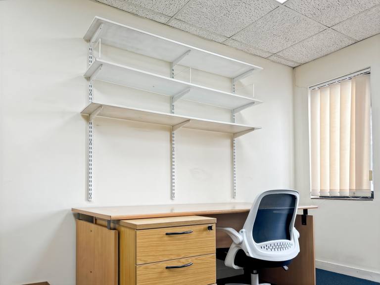 Aylesbury - HP19 8TE \ Private Office for 1 Person, Ready to Use