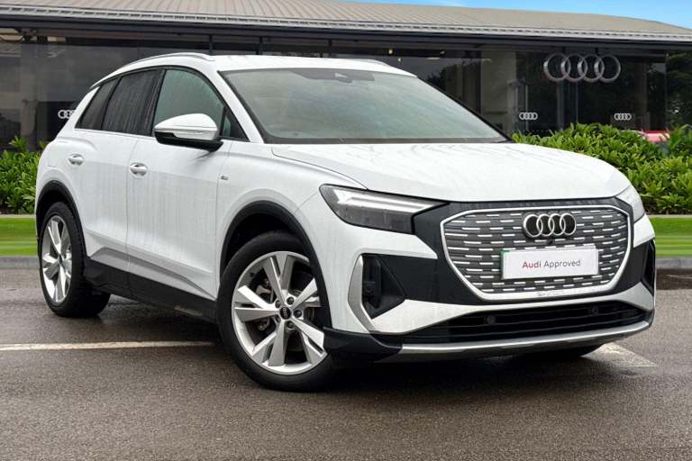 2024 Audi Q4 e-tron Q4  S line 55 e-tron quattro 250,00 kW SUV ELECTRIC Automatic