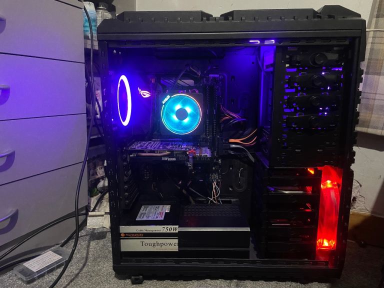 Custom built gaming pc Ono 