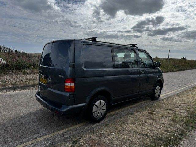 LT 09TEV  Volkswagen Transporter 2.5 TDI PD T30 Panel  Van 4dr Diesel Manual L1 H1 (128 bhp)