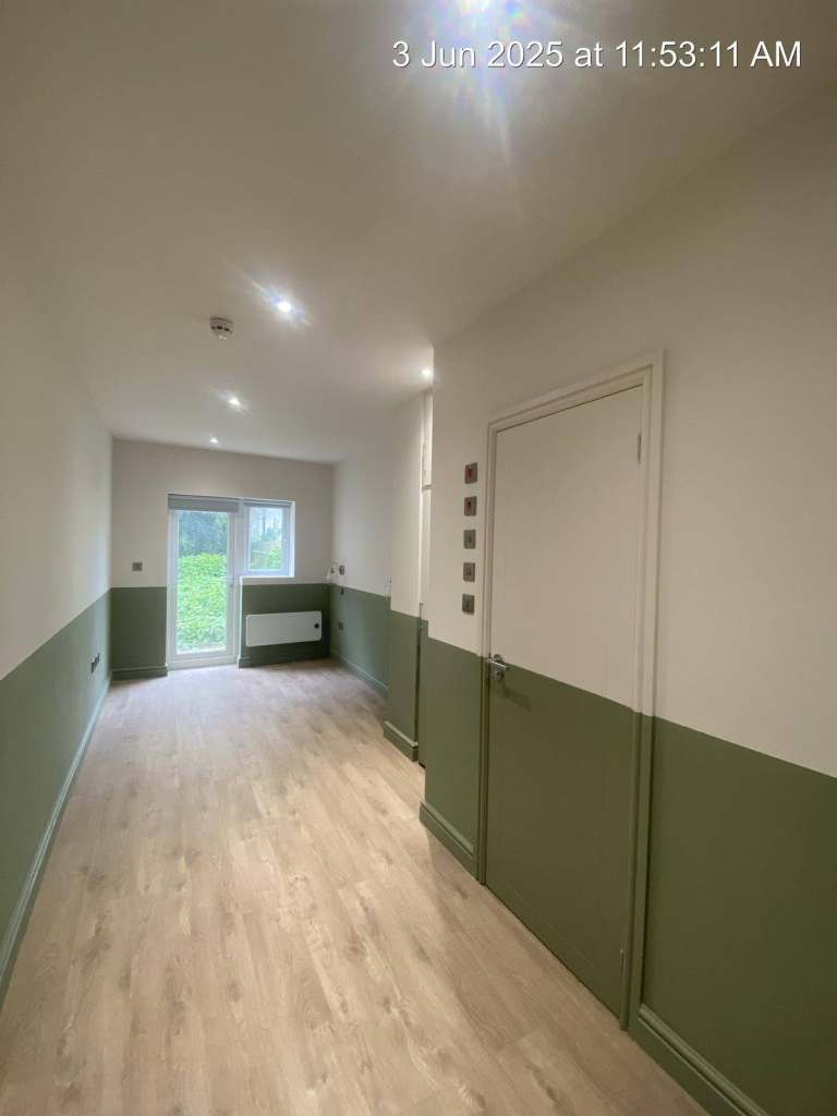 1 bed self contained unit in Harrow HA8 6EU