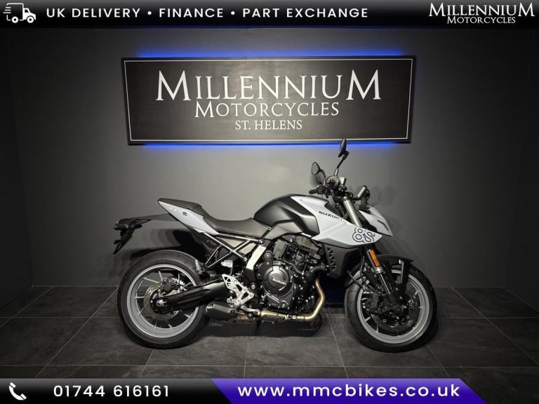 SUZUKI GSX-8S NAKED MOTORCYCLE SPECIAL OFFER SAVE £1100 ON THIS MODEL