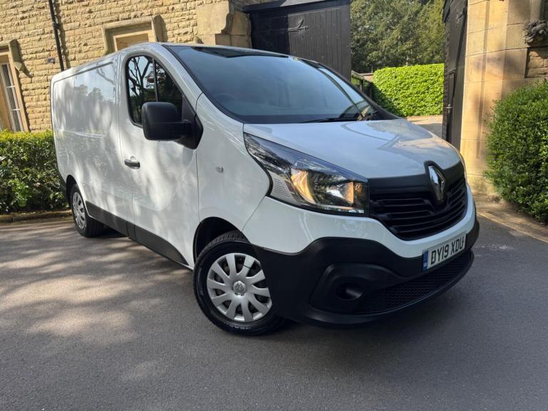  Renault Trafic 1.6 dCi 27 Business SWB Standard Roof Euro 6 5dr Diesel Manual
