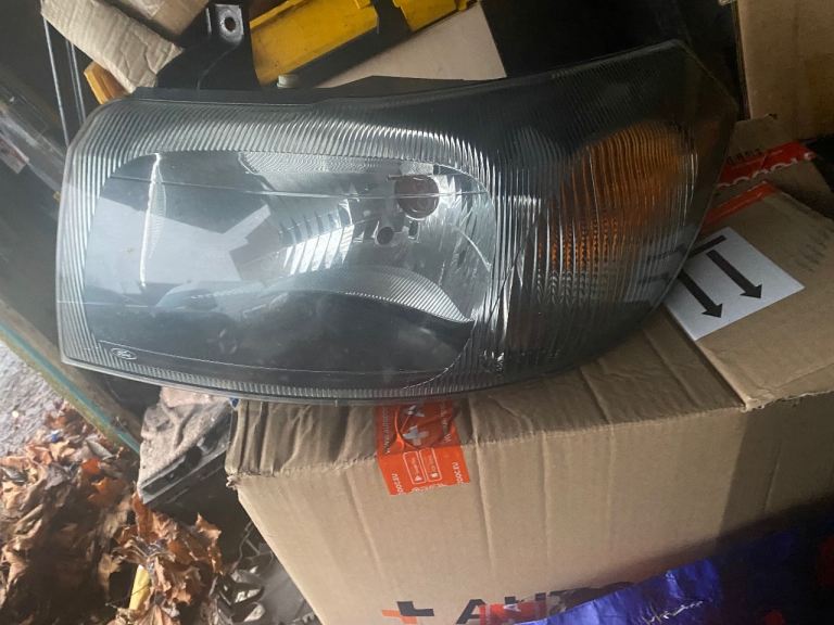 Ford transit mk6 n/s headlight