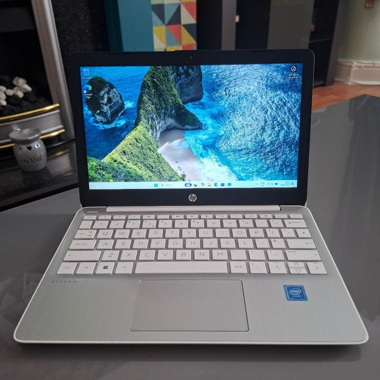 HP Stream 11 Laptop White 4GB RAM 64GB Storage – Fully Working