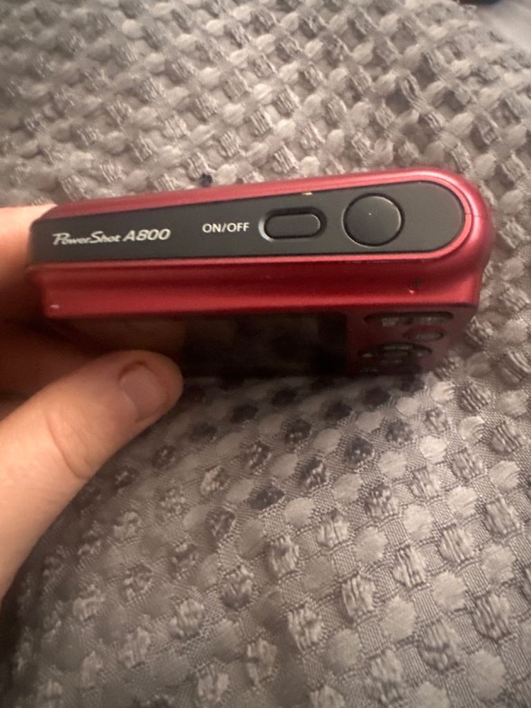 Canon PowerShot A800 Digital Camera - Red, Good Condition