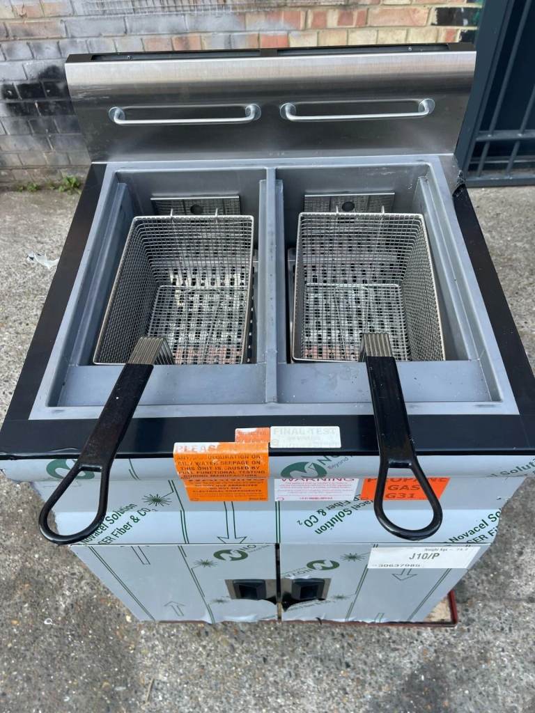 LINCAT -J10/P - Silverlink Propane Gas Free-standing Twin Tank Fryer – 2 new Baskets