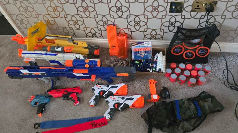 Nerf Guns & Accessories 