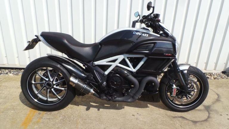 2014 Ducati Diavel DIAVEL CARBON Tourer 