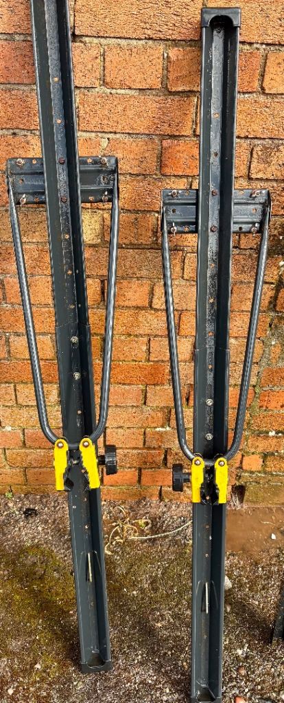 Bike rail for roof bars with support arms- sold 3 so only 1 now available 