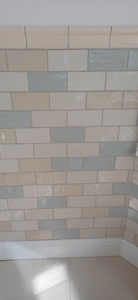 Tiles for bathroom/kitchen walls. 15cm x 7.5cm. Off white and light grey. Only £49